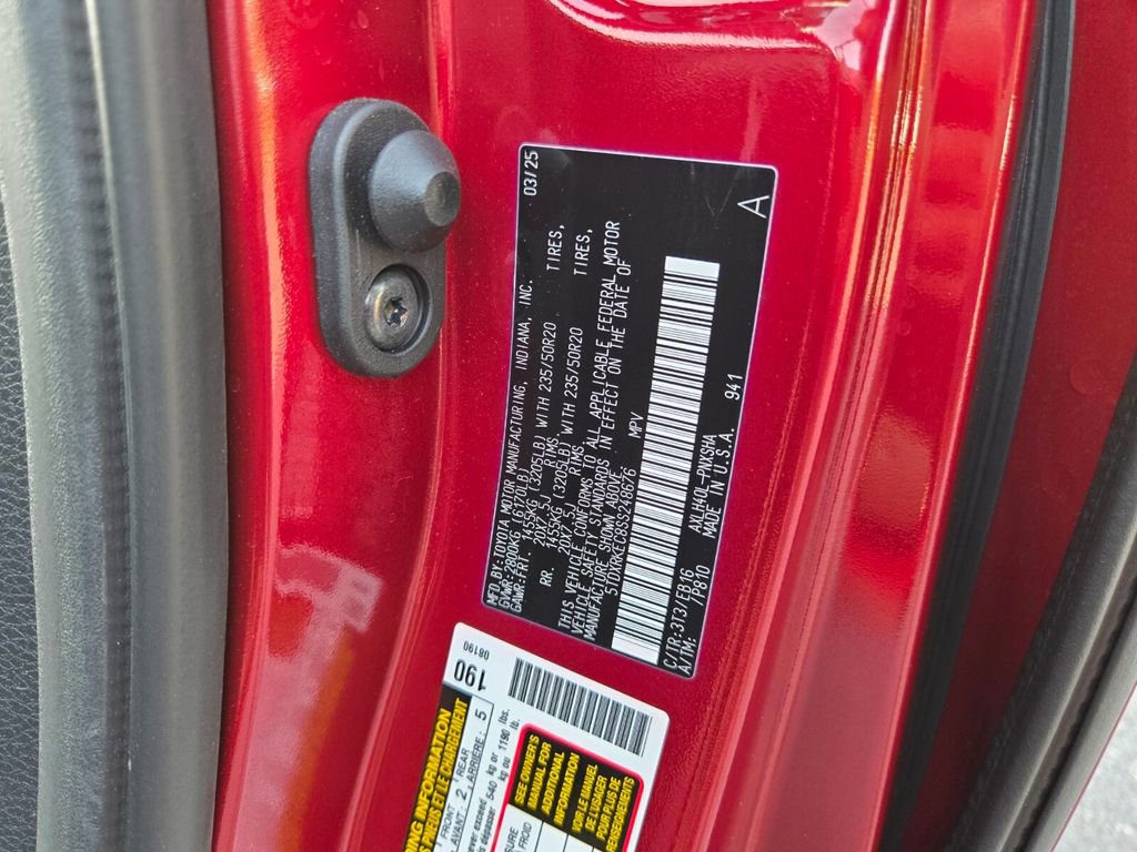 Used 2025 Toyota Sienna XSE image 19