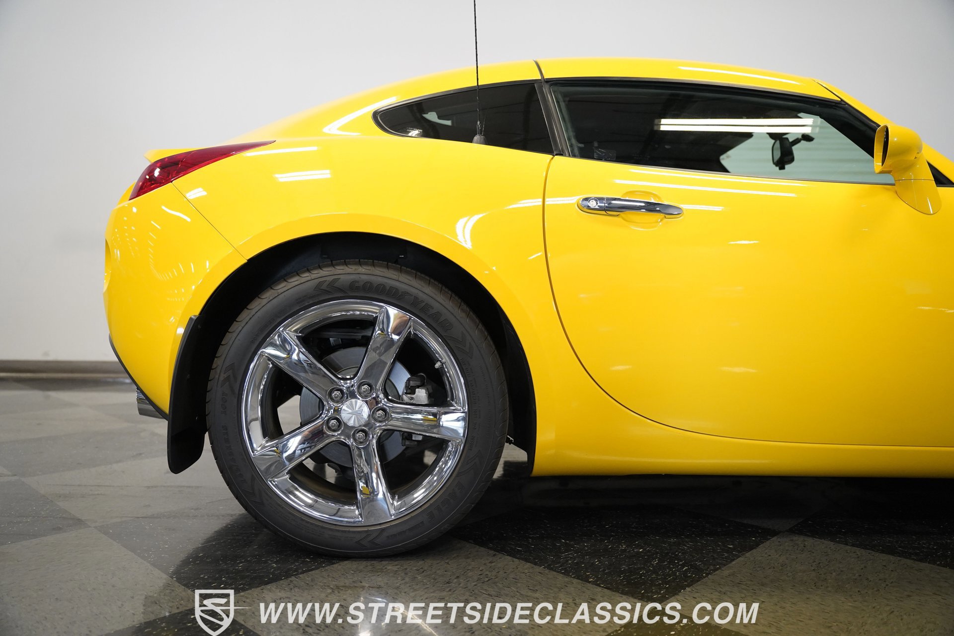 Used 2009 Pontiac Solstice Coupe w/ Premium Package image 30