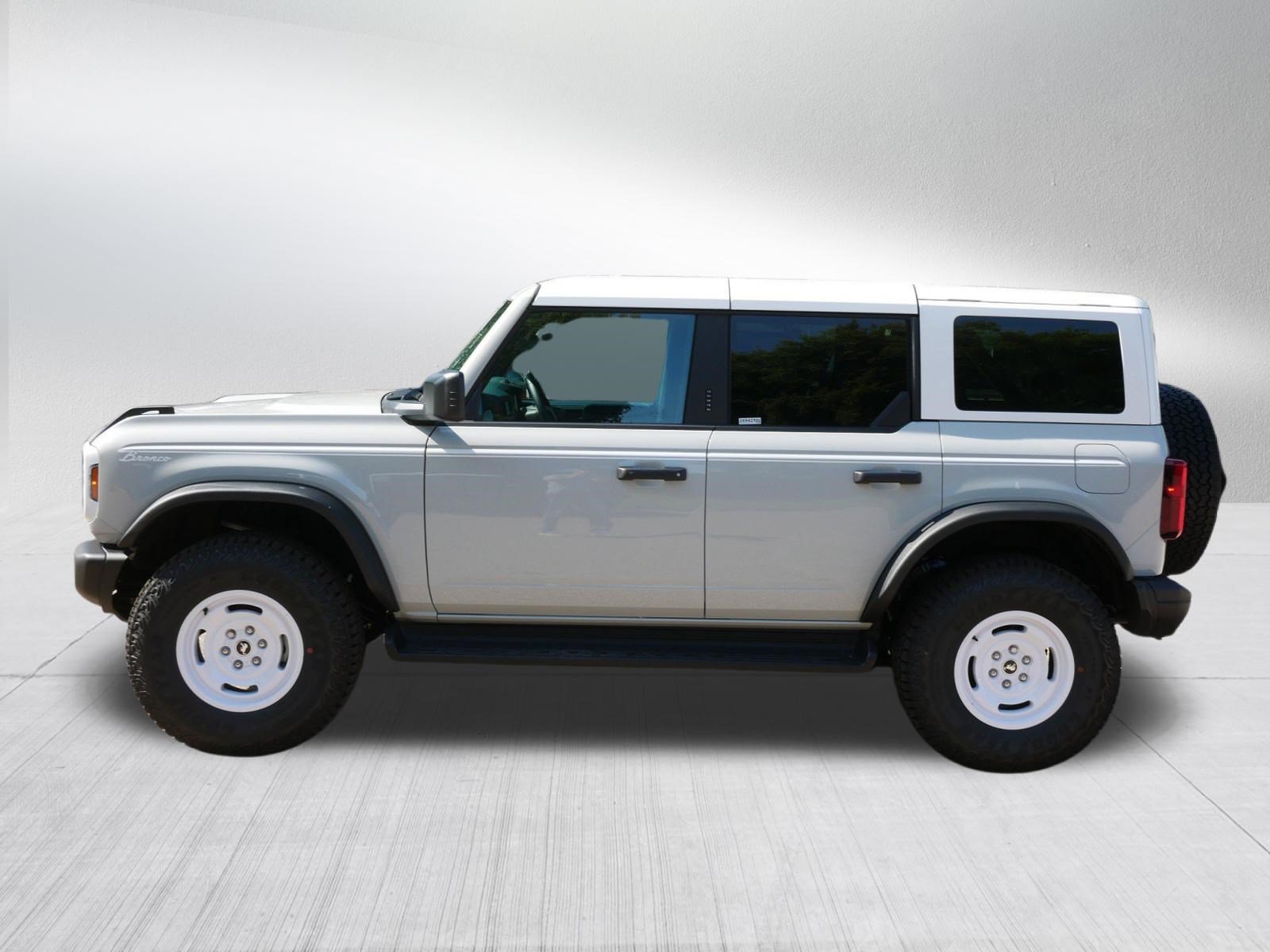 Used 2026 Ford Bronco Heritage Edition AWD/4WD image 4