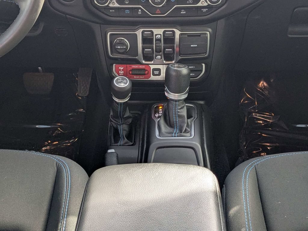 Used 2023 Jeep Wrangler Unlimited Rubicon 4xe AWD/4WD image 14