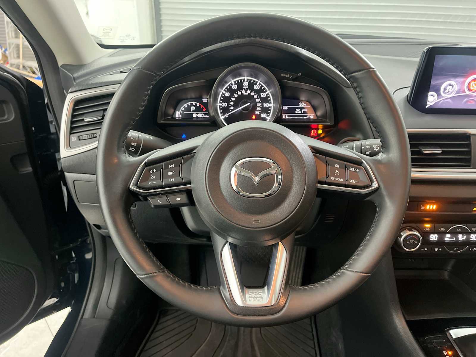 Used 2018 MAZDA MAZDA3 Touring image 11