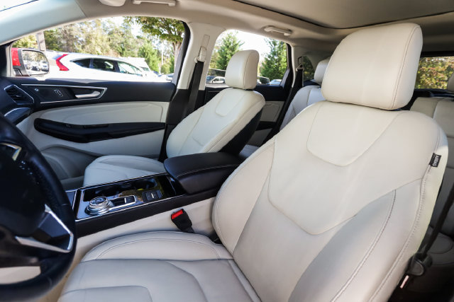 Used 2020 Ford Edge Titanium AWD/4WD image 53