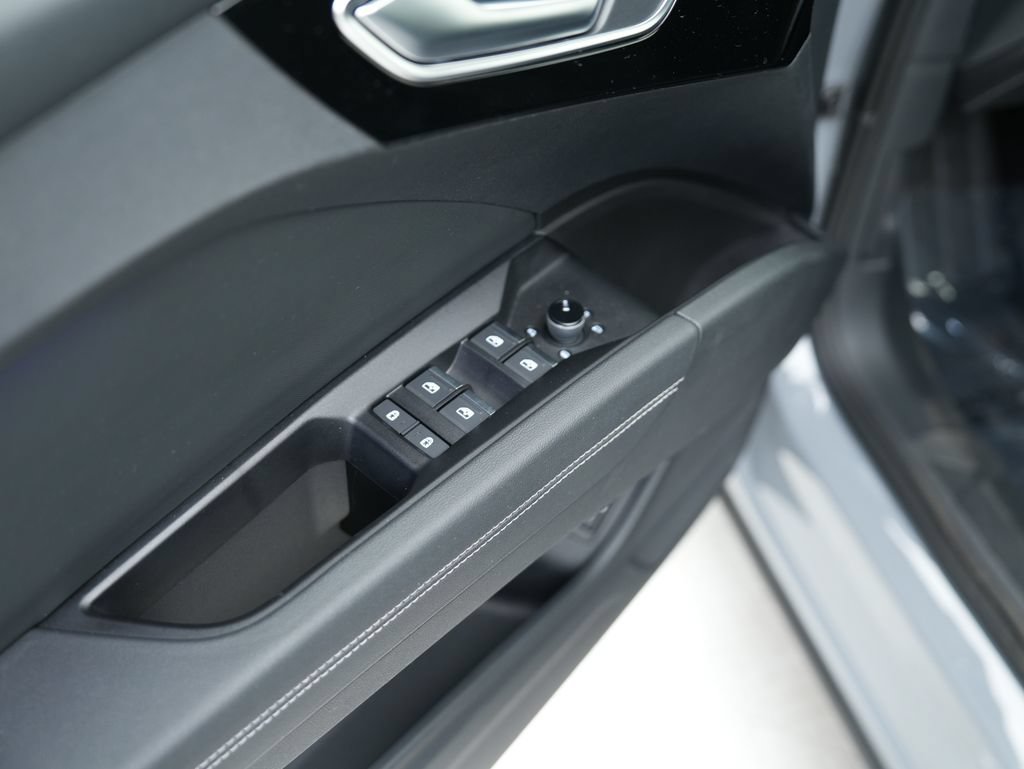 Used 2023 Audi Q4 e-tron Premium Plus w/ Premium Plus AWD/4WD image 9