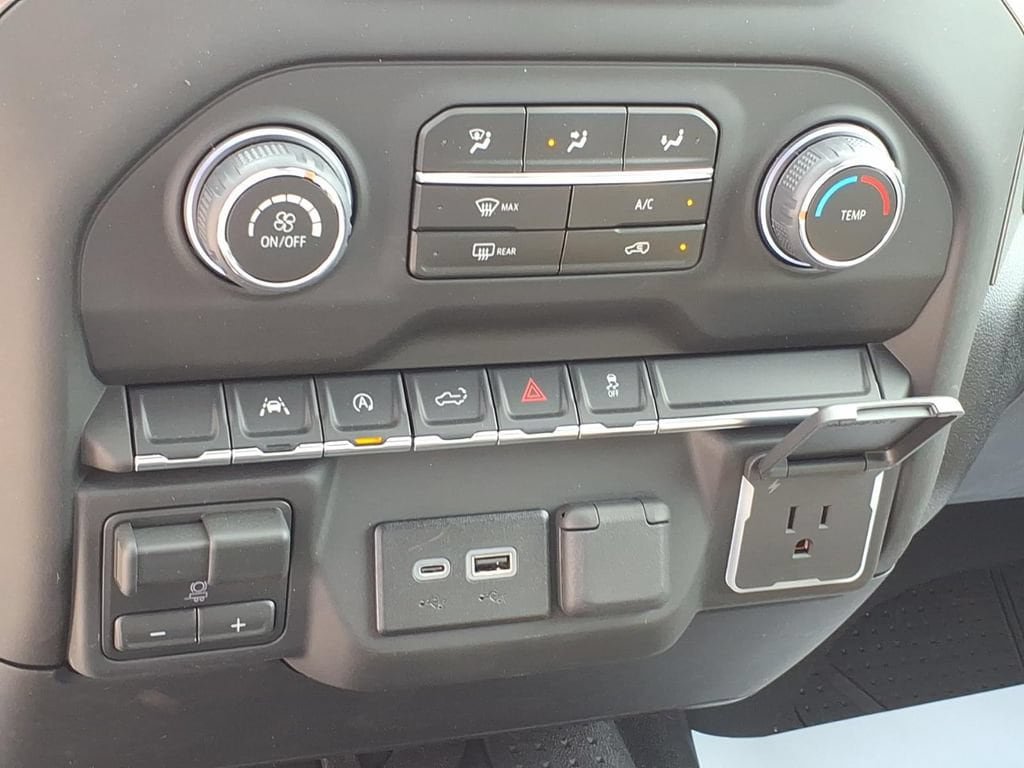 New 2026 Chevrolet Silverado 1500 Custom w/ LPO, Dark Essentials Package AWD/4WD image 19