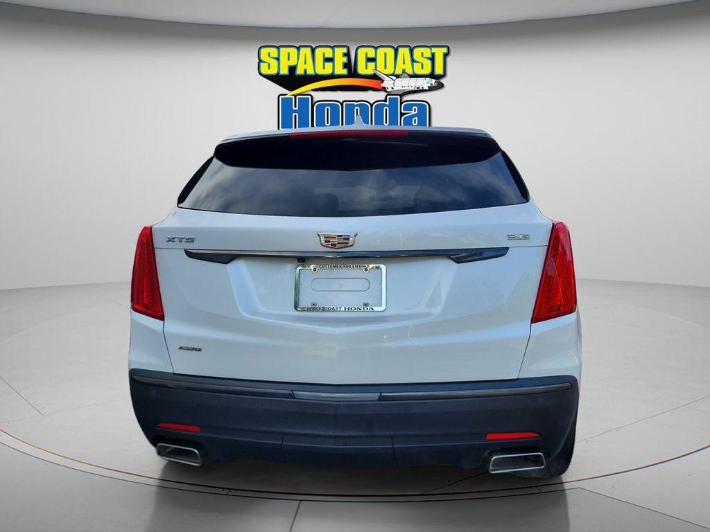 Used 2019 Cadillac XT5 Luxury w/ LPO, Black Ice Package AWD/4WD image 4