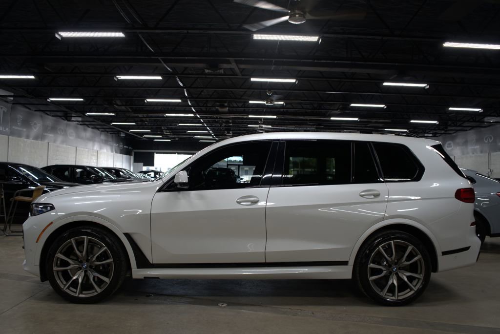 Used 2022 BMW X7 M50i AWD/4WD image 2