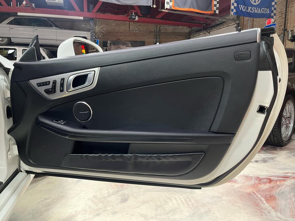 Used 2015 Mercedes-Benz SLK 250 w/ Premium Package image 31