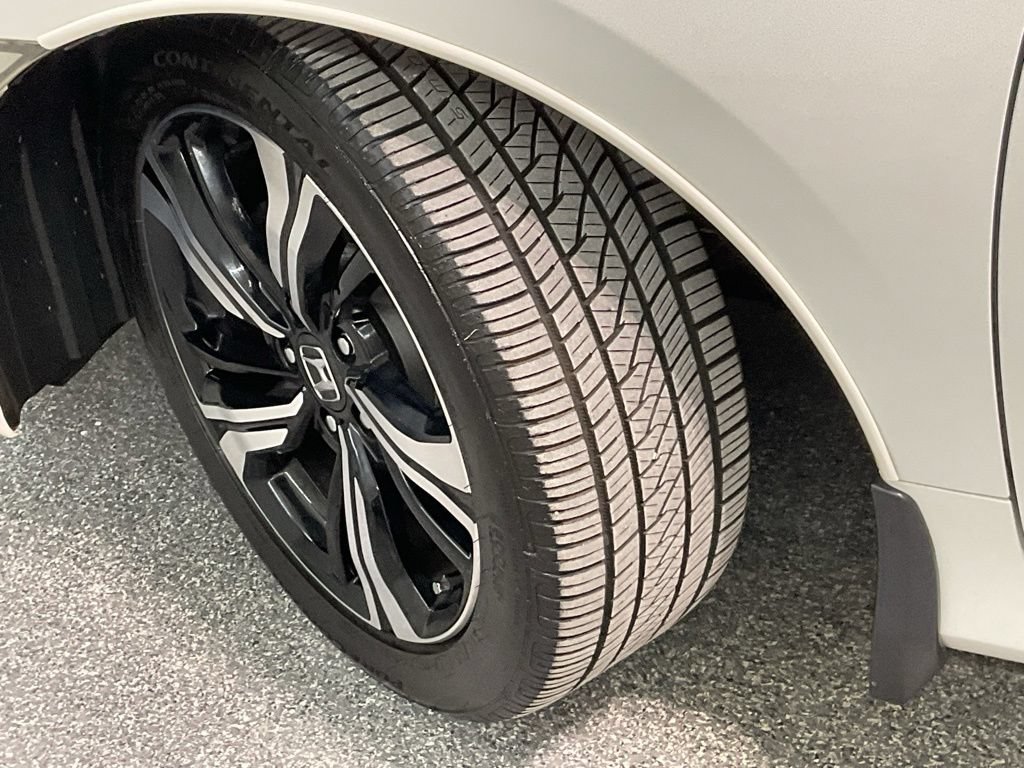 Used 2017 Honda Civic Touring image 32