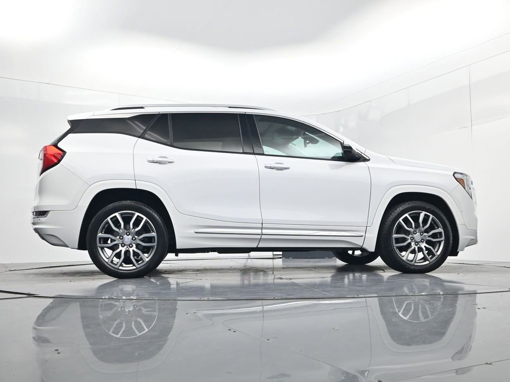 Used 2023 GMC Terrain Denali w/ Denali Premium Package AWD/4WD image 45