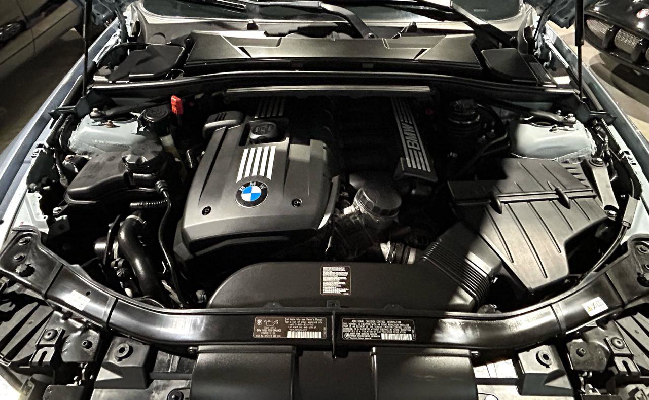 Used 2011 BMW 328i Convertible image 23