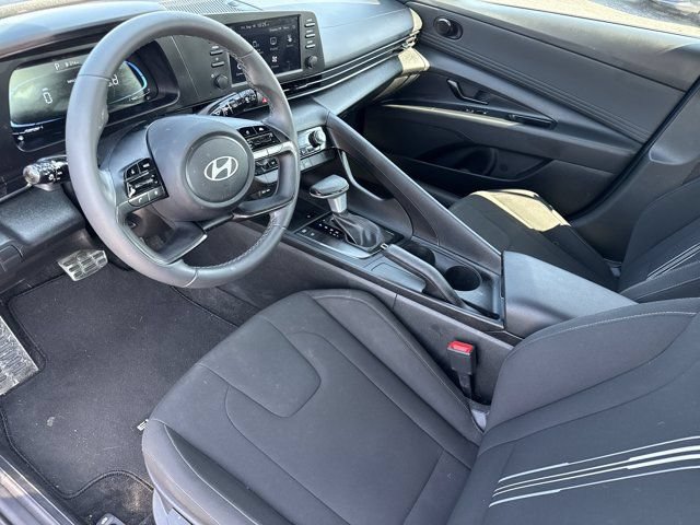 Used 2025 Hyundai Elantra Sport w/ Cargo Package FWD image 9