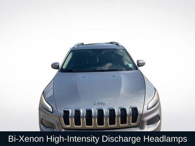 Used 2016 Jeep Cherokee Limited w/ Luxury Group FWD image 10