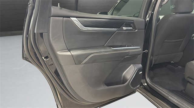 Used 2025 GMC Acadia Elevation image 28