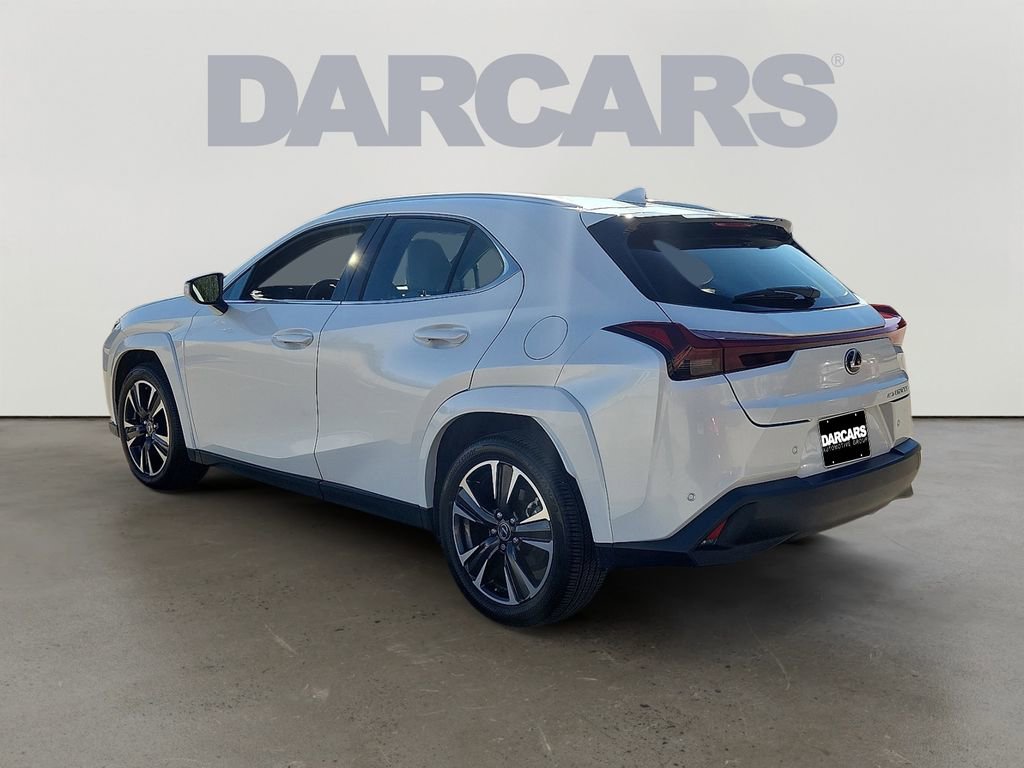 Used 2025 Lexus UX 300h AWD image 4