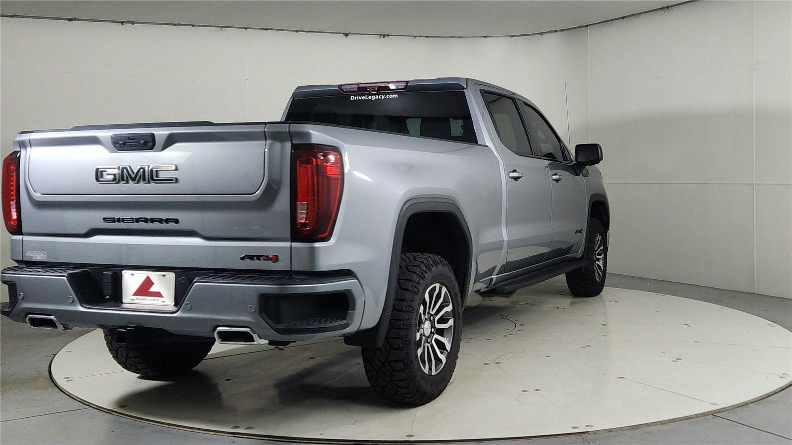 Used 2023 GMC Sierra 1500 AT4 w/ Technology Package image 6