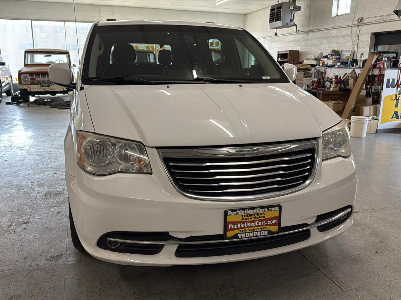 Used 2015 Chrysler Town & Country Touring FWD image 73