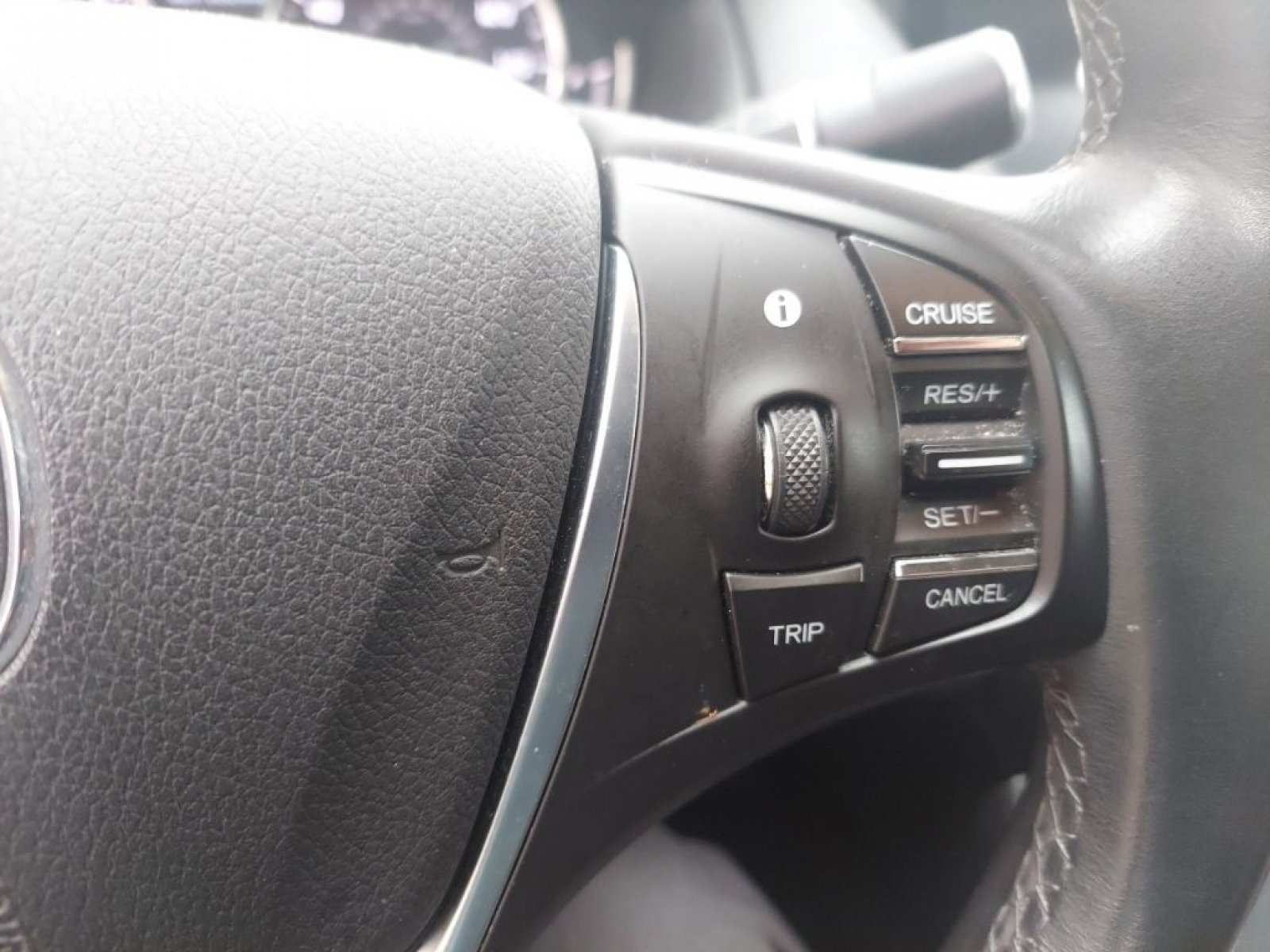 Used 2015 Acura TLX FWD image 9