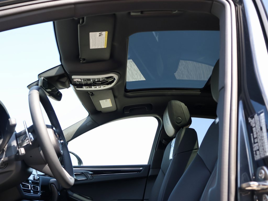 New 2025 Porsche Macan image 35