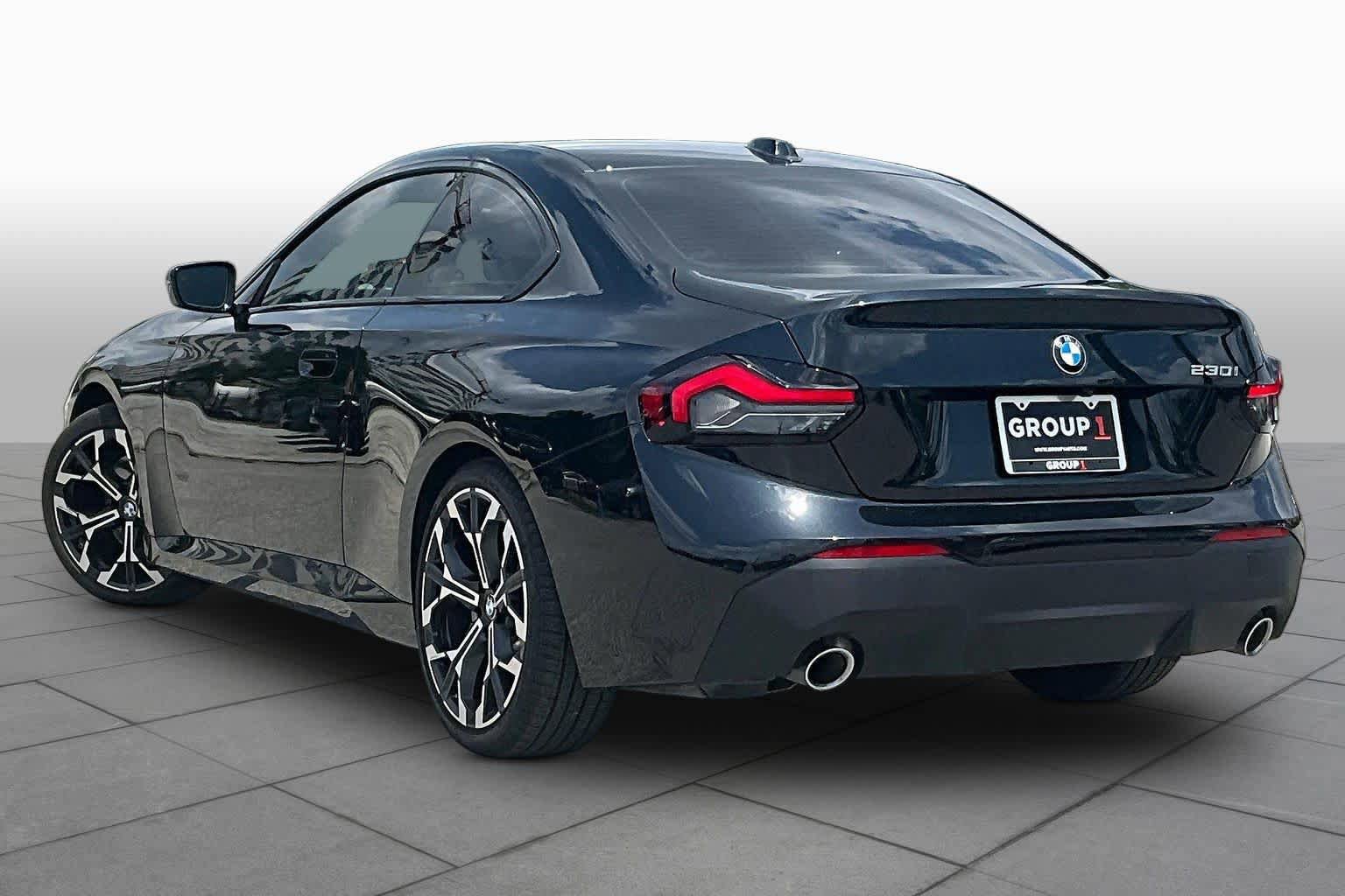 Used 2025 BMW 230i Coupe w/ Convenience Package RWD image 11