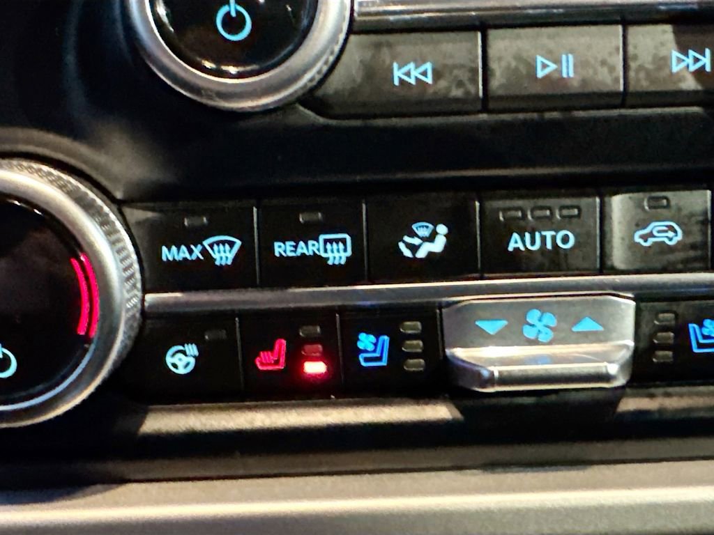 Used 2024 Ford Expedition Max XLT image 17