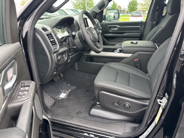 New 2027 RAM 1500 4x4 Crew Cab image 8