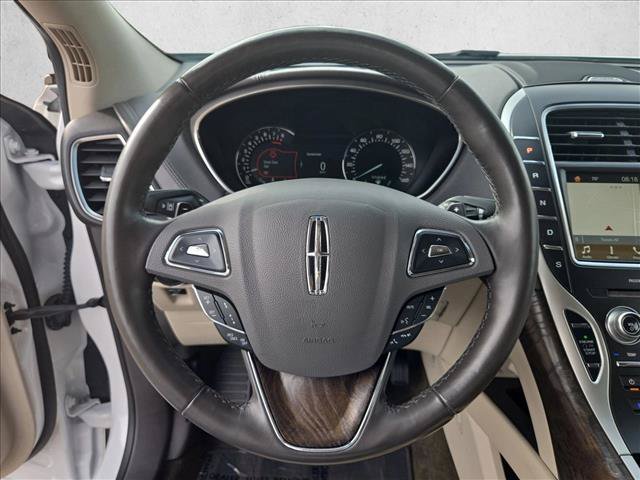 Used 2018 Lincoln MKX Reserve w/ Driver Assistance Package FWD image 13