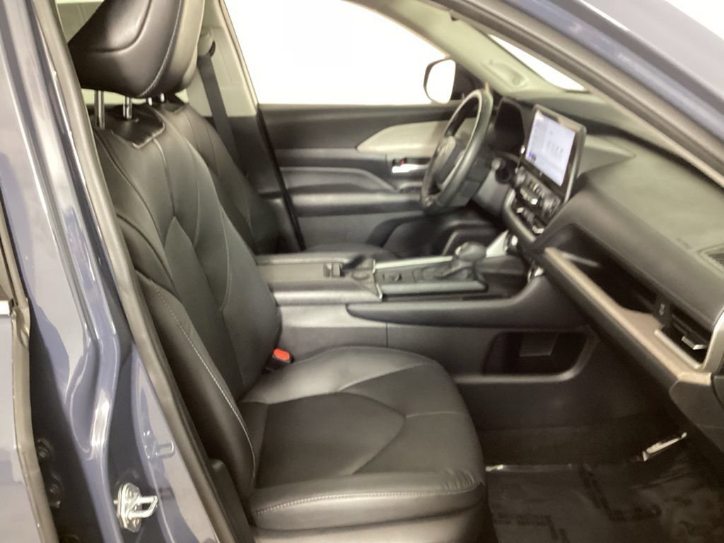 Used 2024 Toyota Grand Highlander AWD image 42