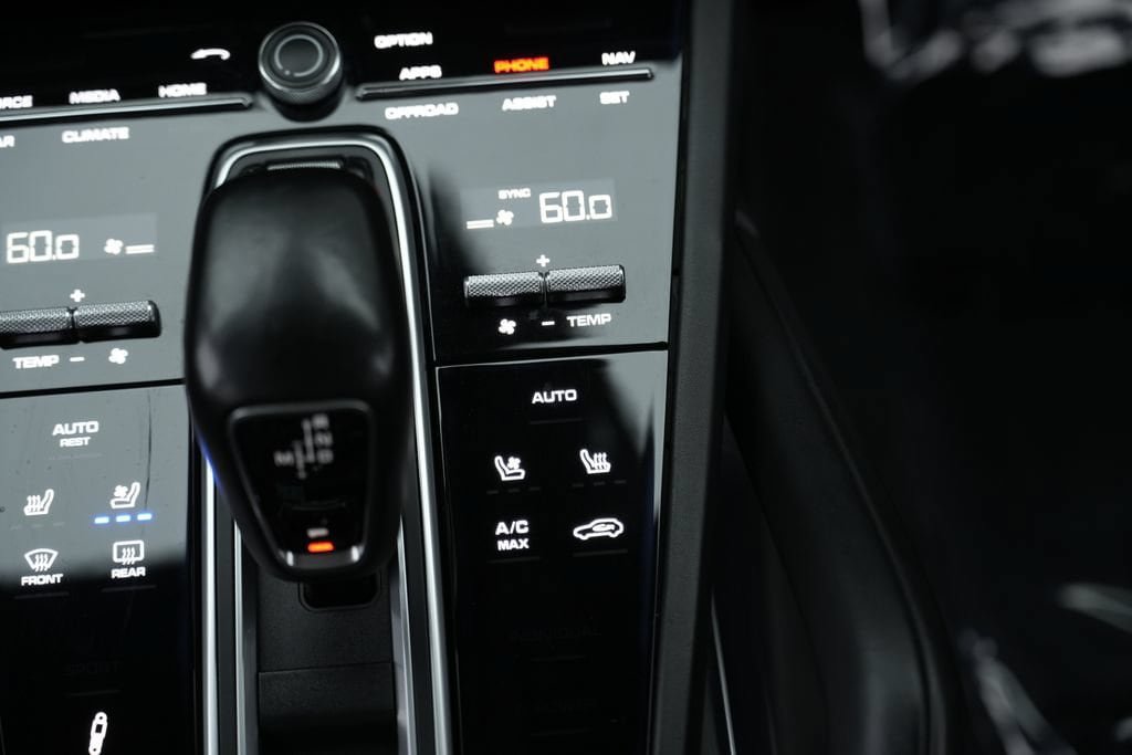 Used 2019 Porsche Cayenne Turbo AWD/4WD image 53