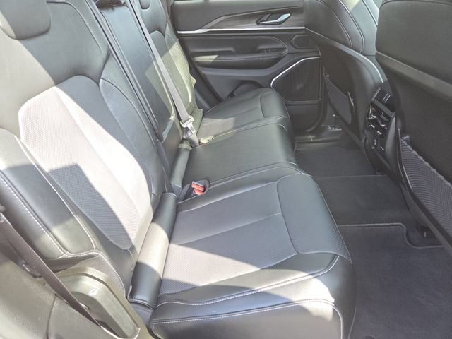 Used 2026 Jeep Grand Cherokee Limited AWD/4WD image 30