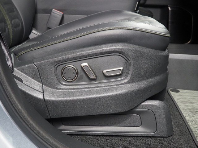 Used 2024 Rivian R1S AWD Adventure image 85
