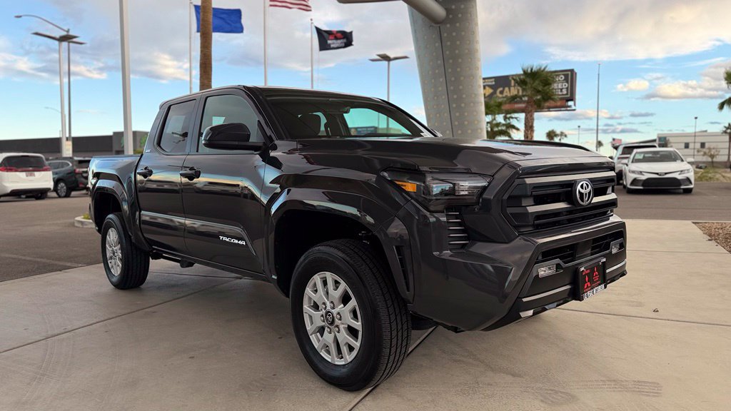 Used 2026 Toyota Tacoma SR5 AWD/4WD image 2