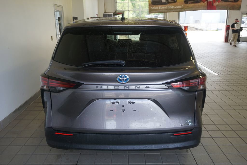 Certified 2021 Toyota Sienna LE FWD image 14
