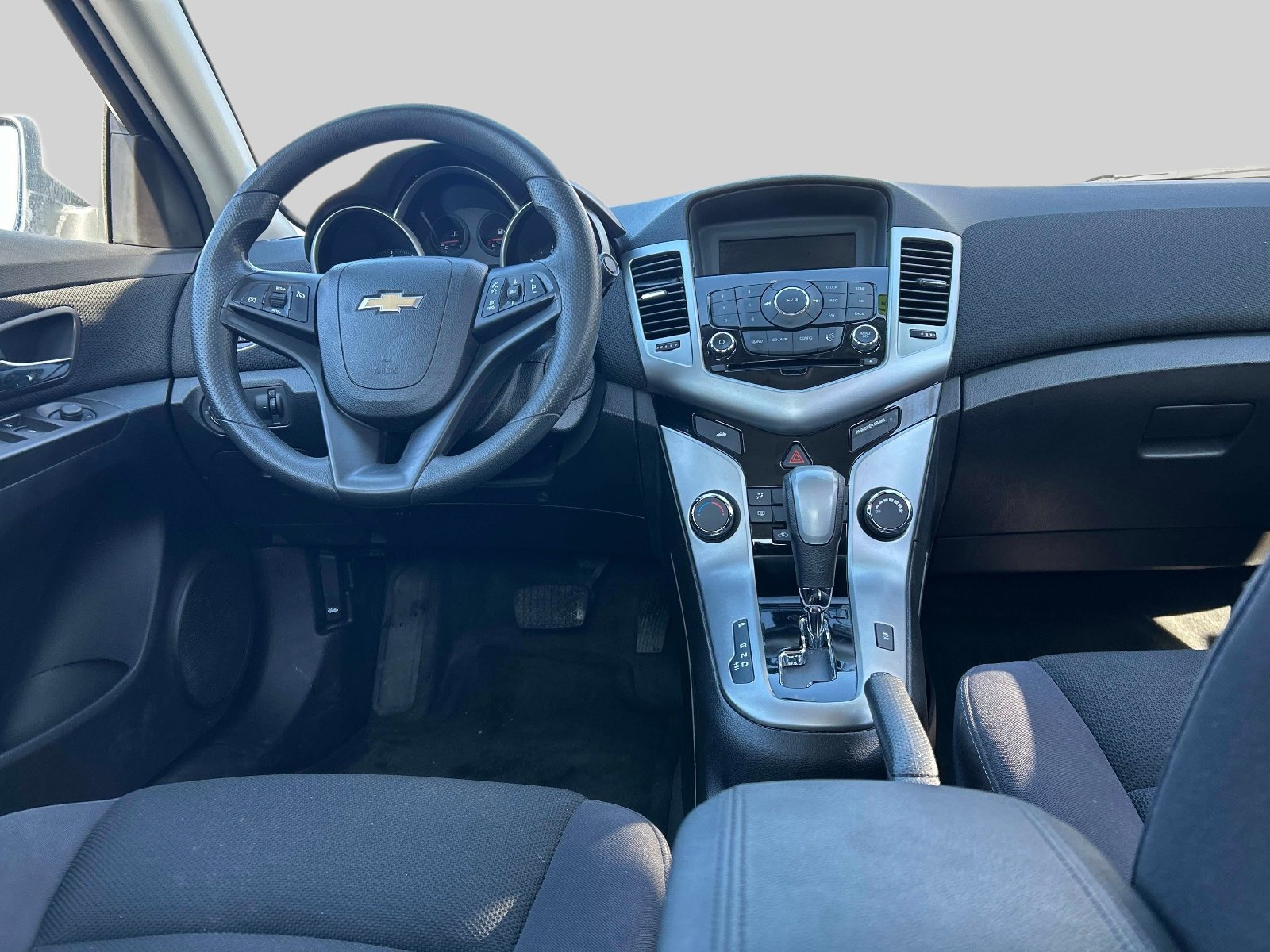 Used 2015 Chevrolet Cruze LT image 15