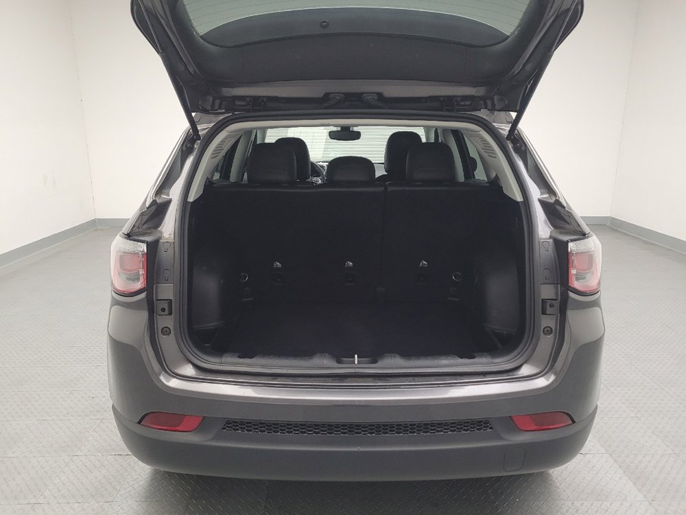 Used 2020 Jeep Compass Latitude image 29