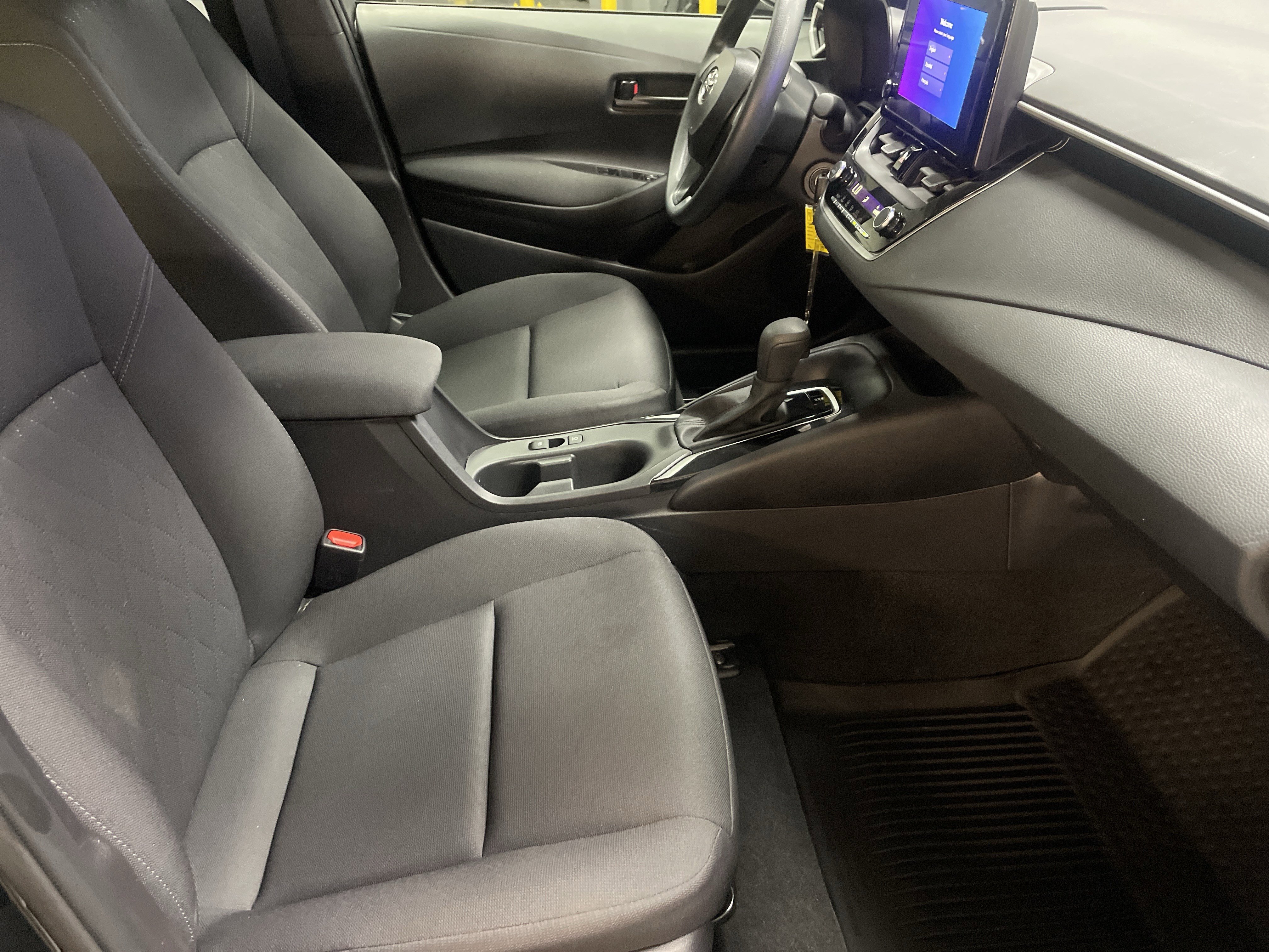 Used 2025 Toyota Corolla LE image 35