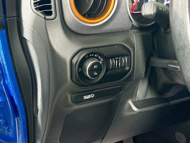 Used 2020 Jeep Gladiator Mojave w/ Dual Top Group image 11