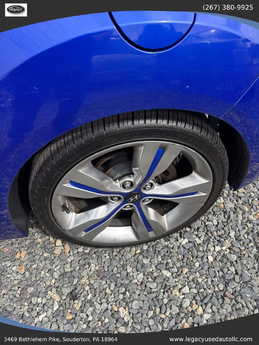 Used 2012 Hyundai Veloster w/ Style Pkg FWD image 33