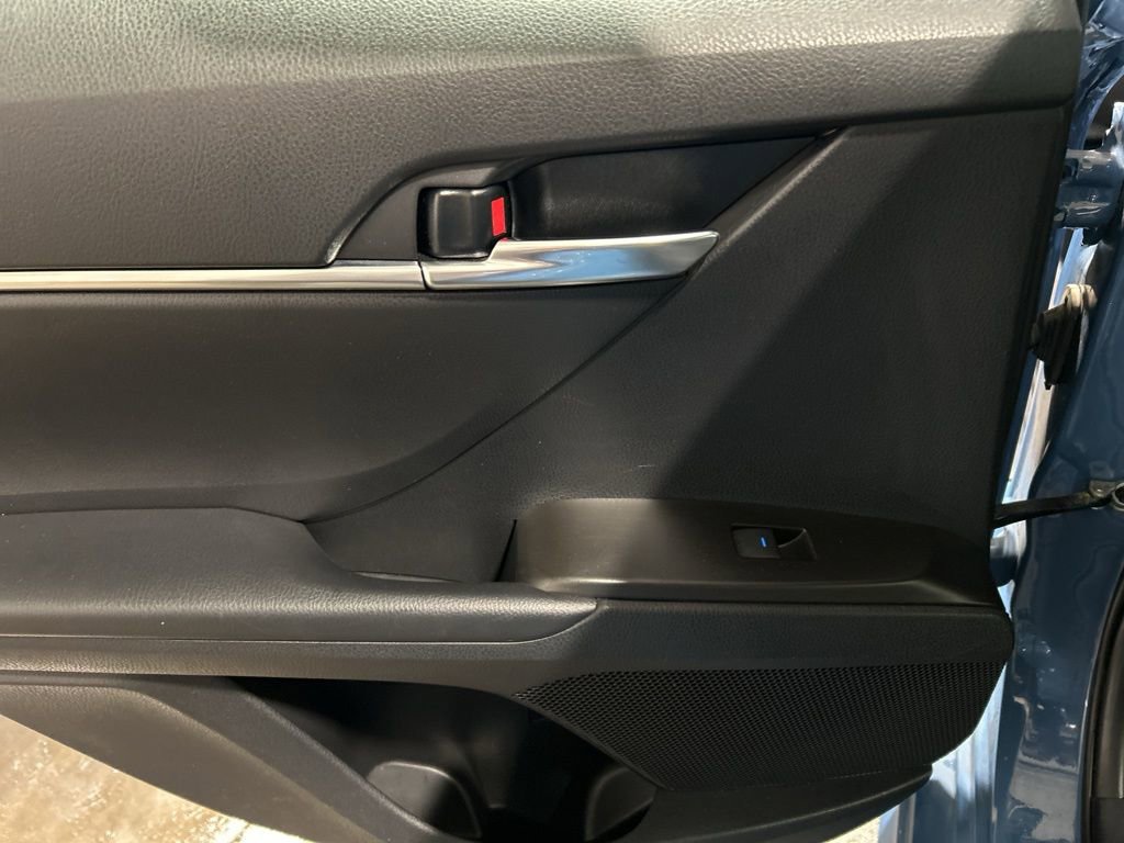Used 2024 Toyota Camry SE image 34