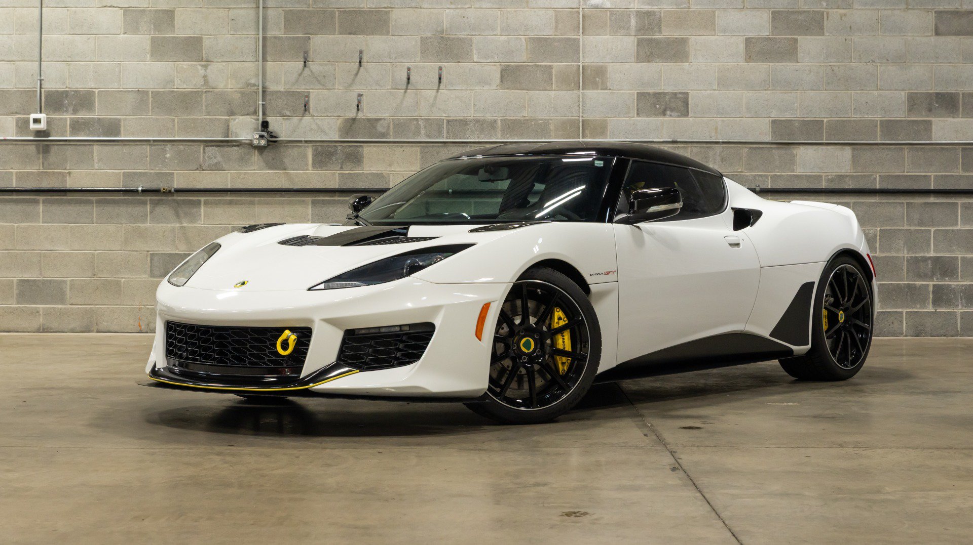 Used 2021 Lotus Evora RWD image 3