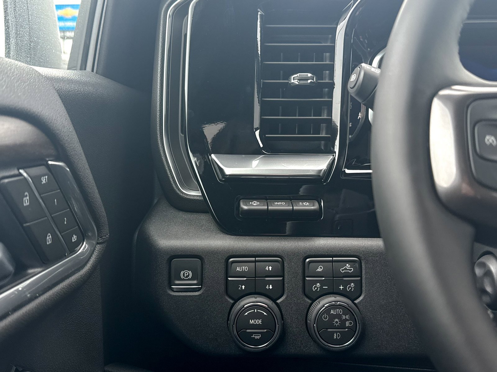 Certified 2026 Chevrolet Silverado 1500 High Country w/ High Country Premium Package image 34