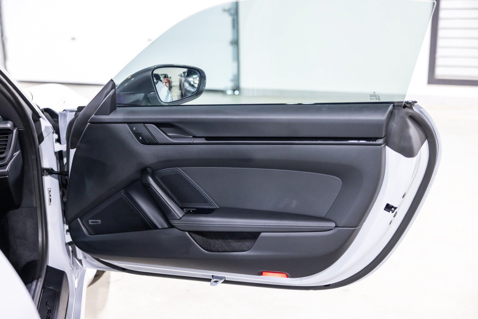 Used 2024 Porsche 911 Carrera T RWD image 27
