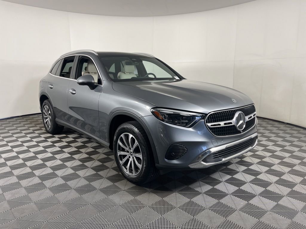 Used 2023 Mercedes-Benz GLC 300 4MATIC image 17