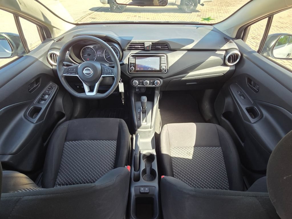 Used 2022 Nissan Versa S FWD image 4