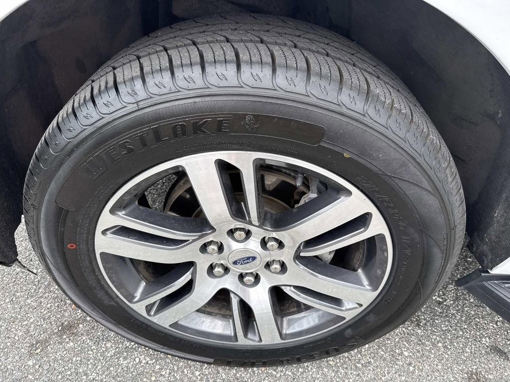 Used 2024 Ford Expedition Limited image 12