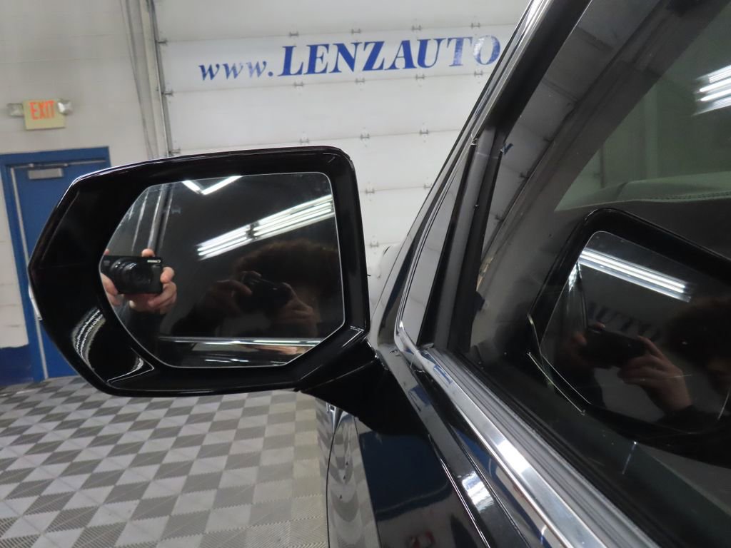 Used 2025 GMC Yukon Denali w/ Denali Reserve Package image 58