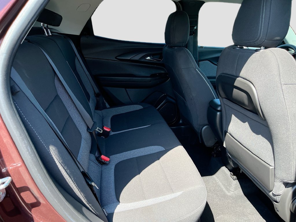 Used 2023 Chevrolet TrailBlazer LT FWD image 25