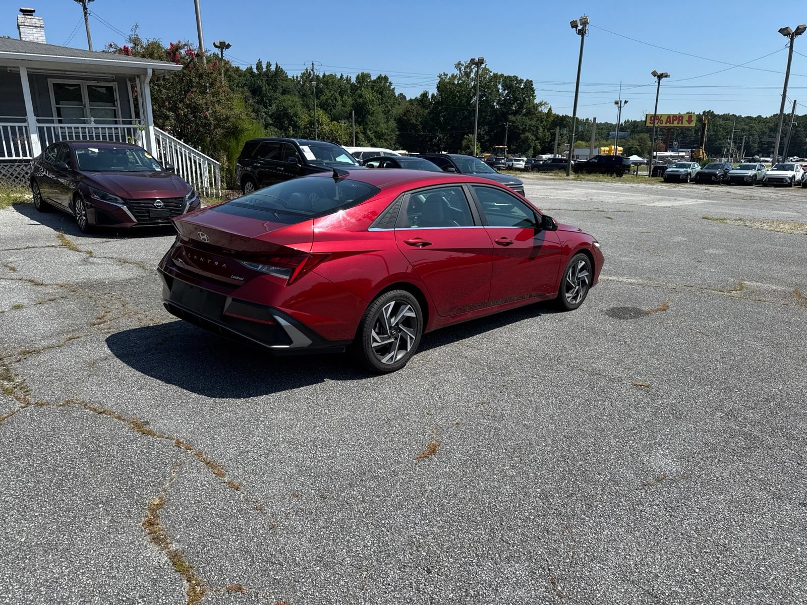 Certified 2024 Hyundai Elantra Limited FWD image 4