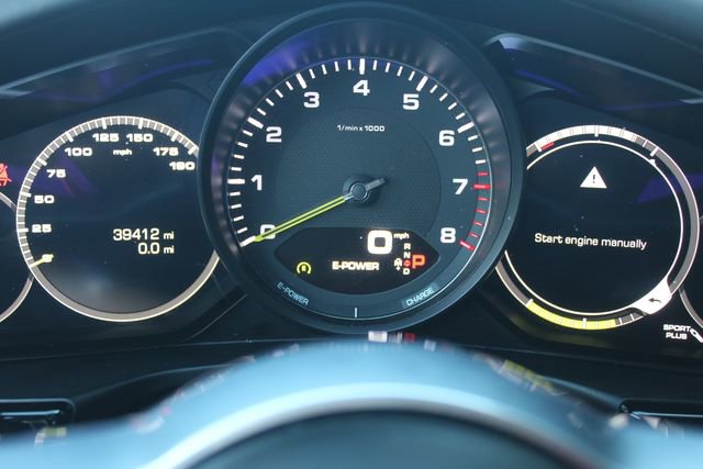 Used 2018 Porsche Panamera 4 image 20