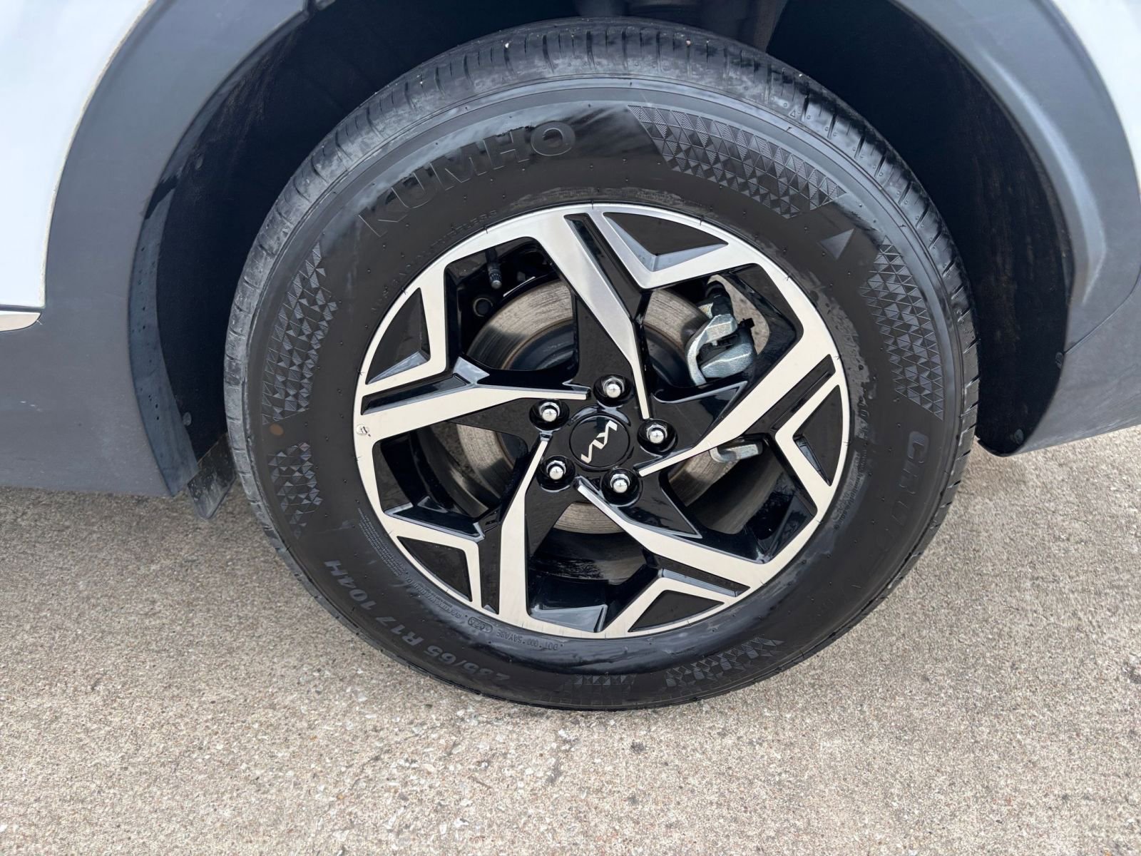 Used 2025 Kia Sportage LX FWD image 29