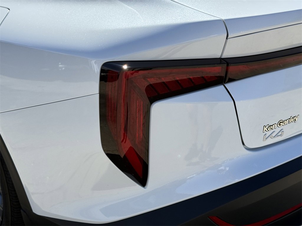 New 2025 Kia K4 LXS image 11